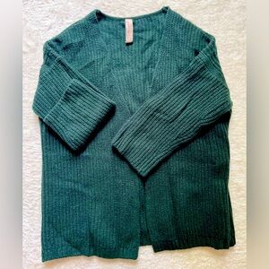 Green M size soft thick cardigan